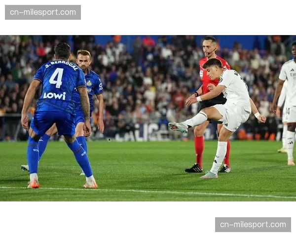 皇马1-0小胜马略卡,楚阿梅尼世界波制胜 皇马1-0小胜马略卡,楚阿梅尼世界波制胜