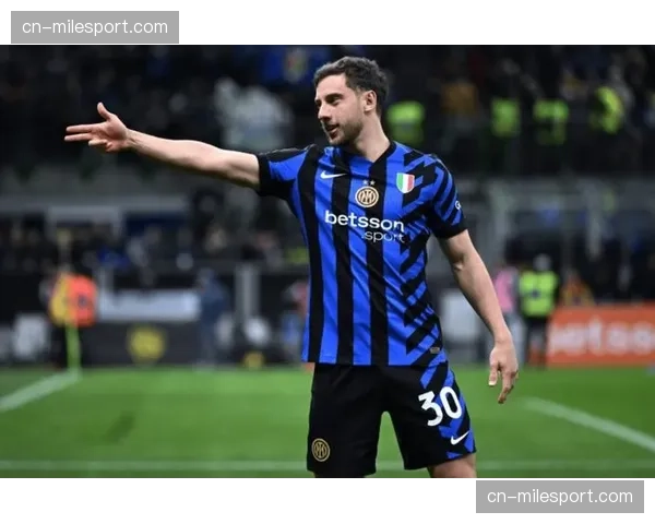 国际米兰4-3险胜科莫，图拉姆邓弗里斯各入两球完成逆转