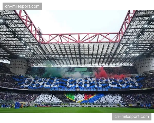 国家德比看台打出巨型Tifo，巴塞罗那球迷致敬俱乐部成立127周年